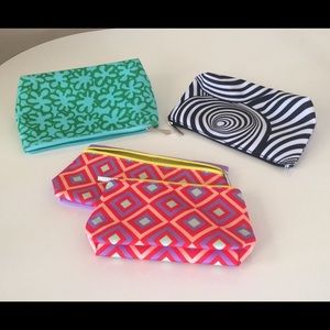 🍀free with purchase  Clinique make up bags 4. Like new. Nylon